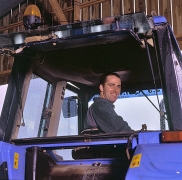 Agriculteur sur son tracteur