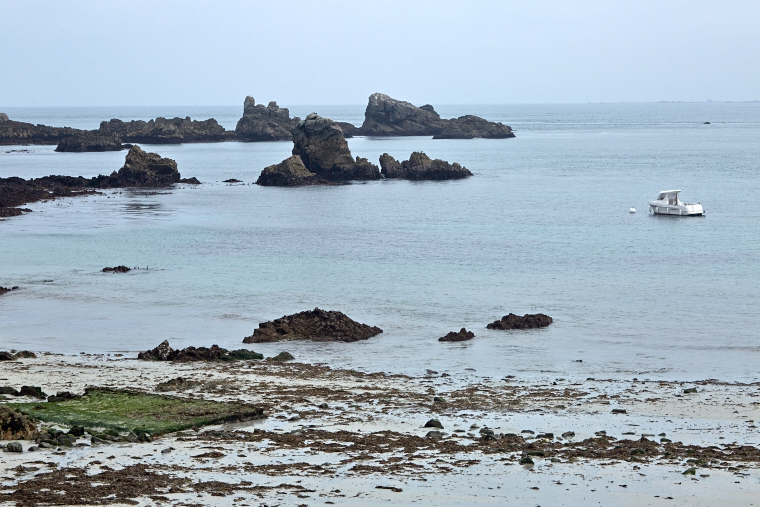 On this windswept land, the rocks of Ouessant stand proudly facing the ocean. Sculpted by time, they tell of the island's strength and wild beauty.