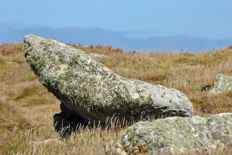 On this windswept land, the rocks of Ouessant stand proudly facing the ocean. Sculpted by time, they tell of the island's strength and wild beauty.