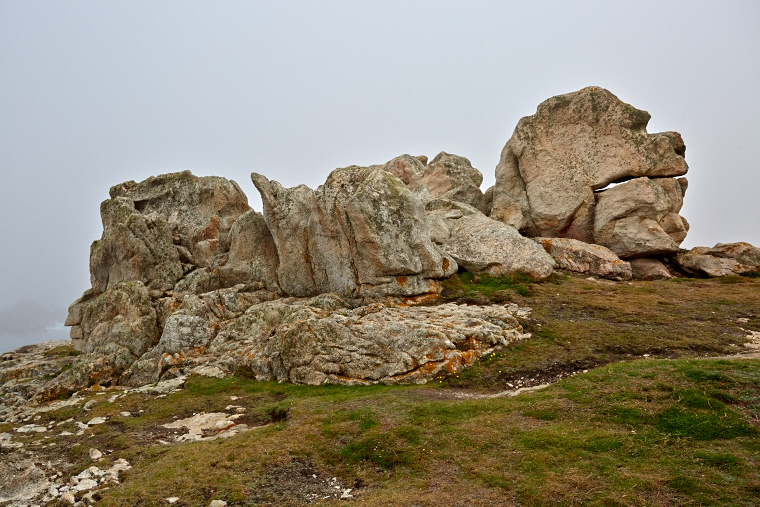 On this windswept land, the rocks of Ouessant stand proudly facing the ocean. Sculpted by time, they tell of the island's strength and wild beauty.